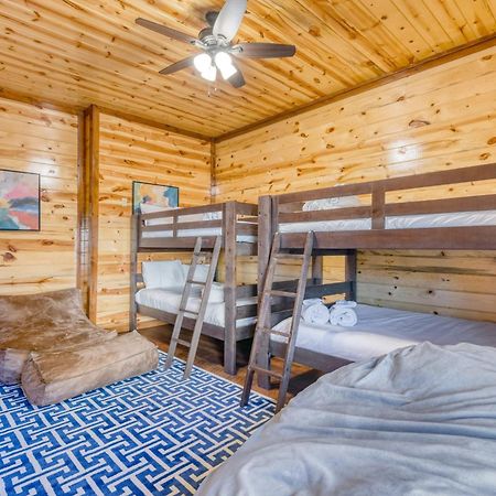 Smokey'S Paradise By Avantstay Sleeps 22 Pool Sevierville Exteriör bild