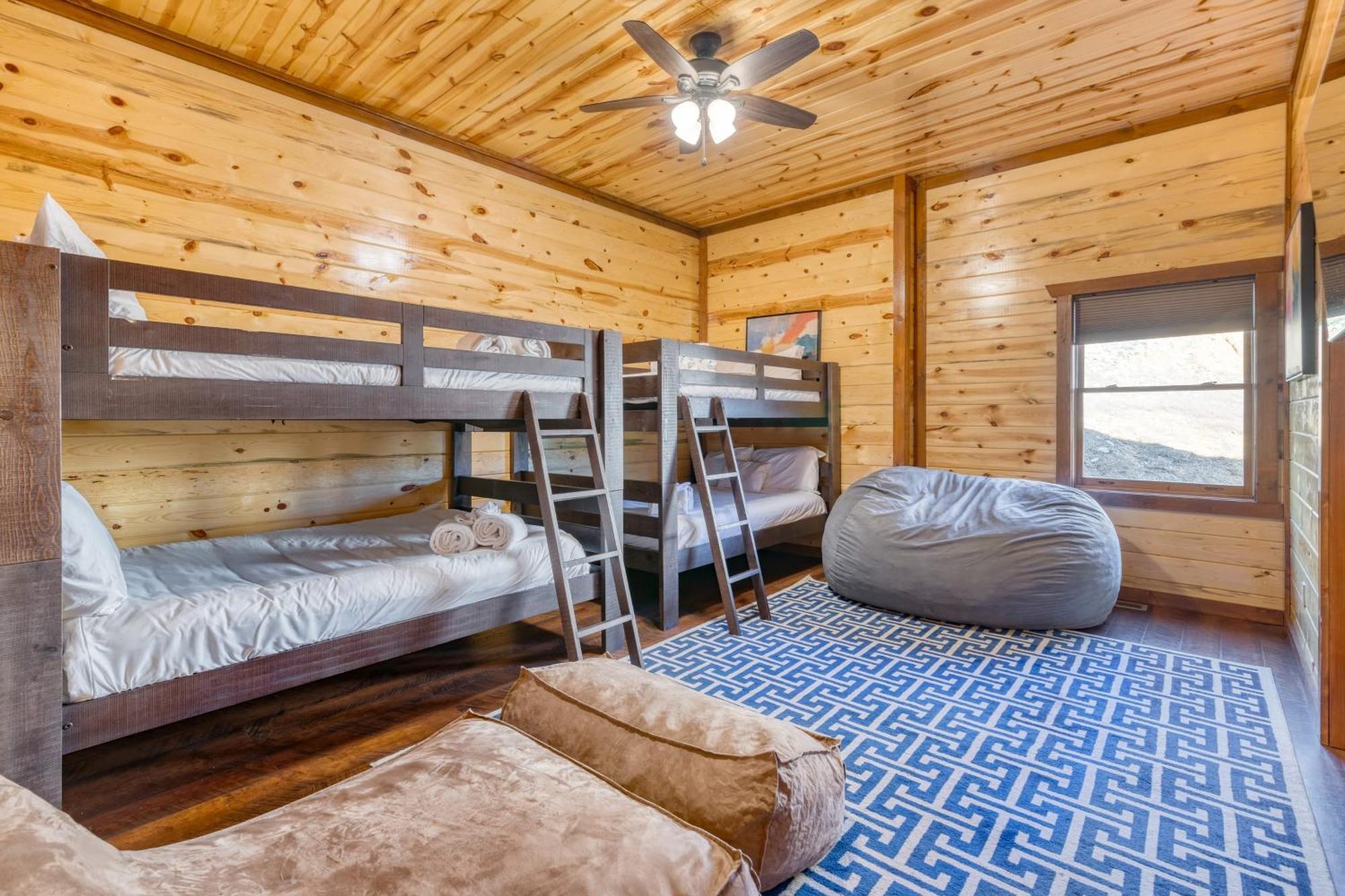Smokey'S Paradise By Avantstay Sleeps 22 Pool Sevierville Exteriör bild
